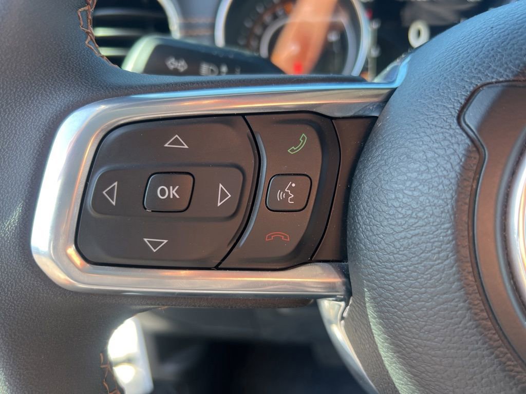 Certified 2023 Jeep Gladiator Overland AWD/4WD image 11