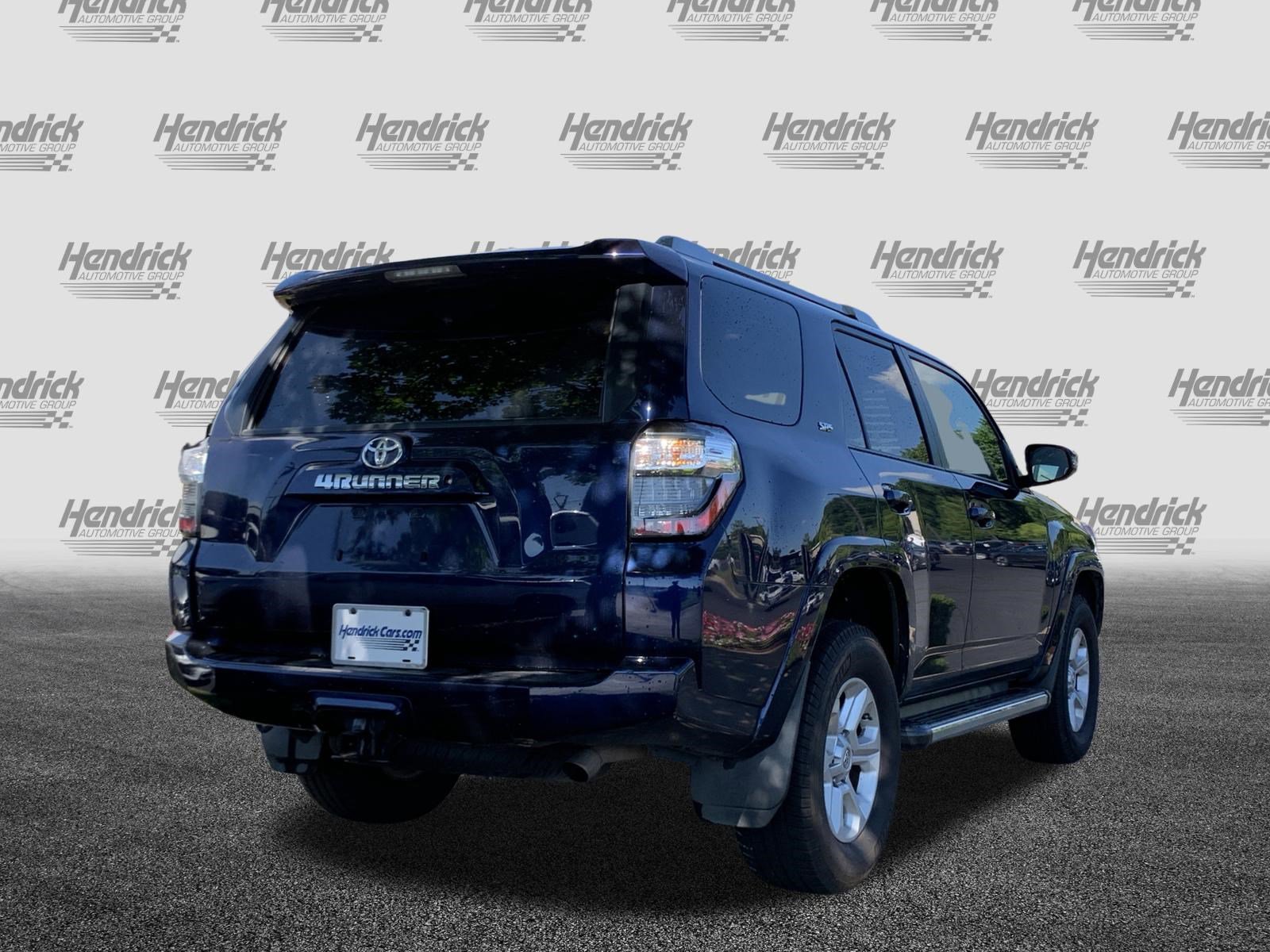 Used 2016 Toyota 4Runner SR5 AWD/4WD image 10