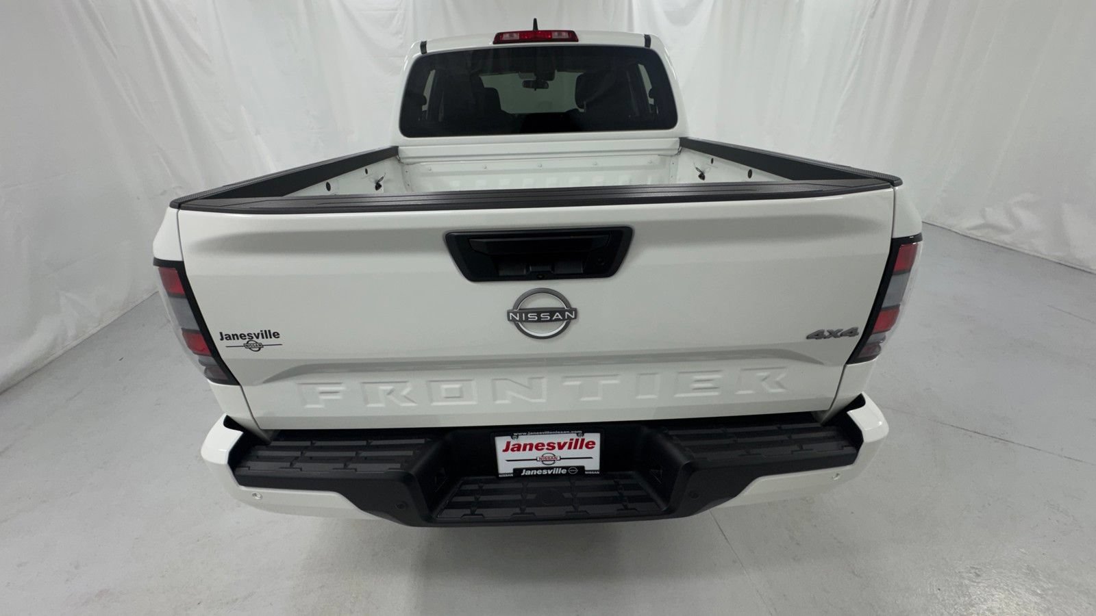 Certified 2025 Nissan Frontier SV AWD/4WD image 4