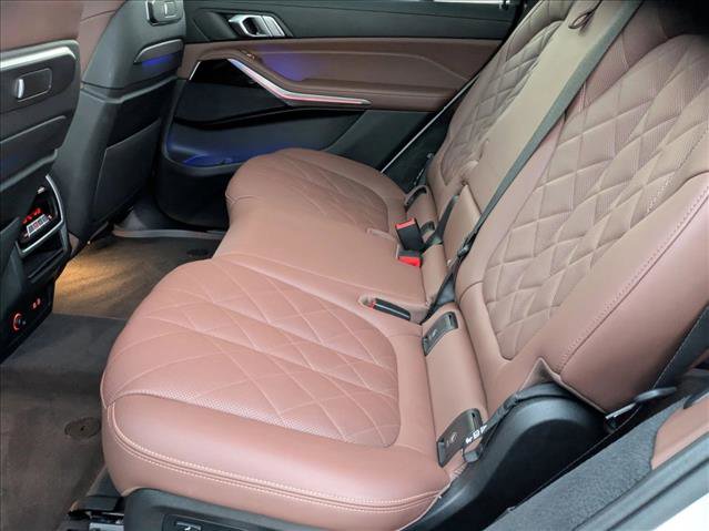 Used 2024 BMW X7 xDrive40i w/ M Sport Package AWD/4WD image 20