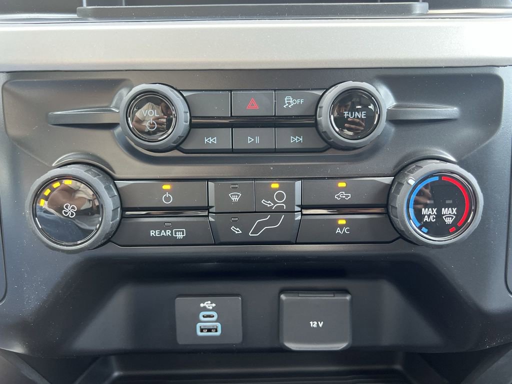 New 2026 Ford F350 XLT w/ FX4 Off-Road Package AWD/4WD image 18