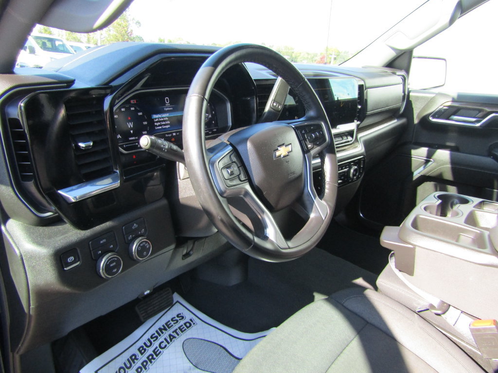 Used 2024 Chevrolet Silverado 1500 LT AWD/4WD image 13