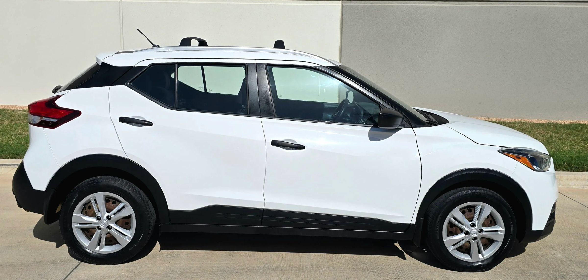 Used 2018 Nissan Kicks S w/ Exterior Package FWD image 8