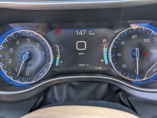 Used 2024 Chrysler Pacifica Touring-L image 17
