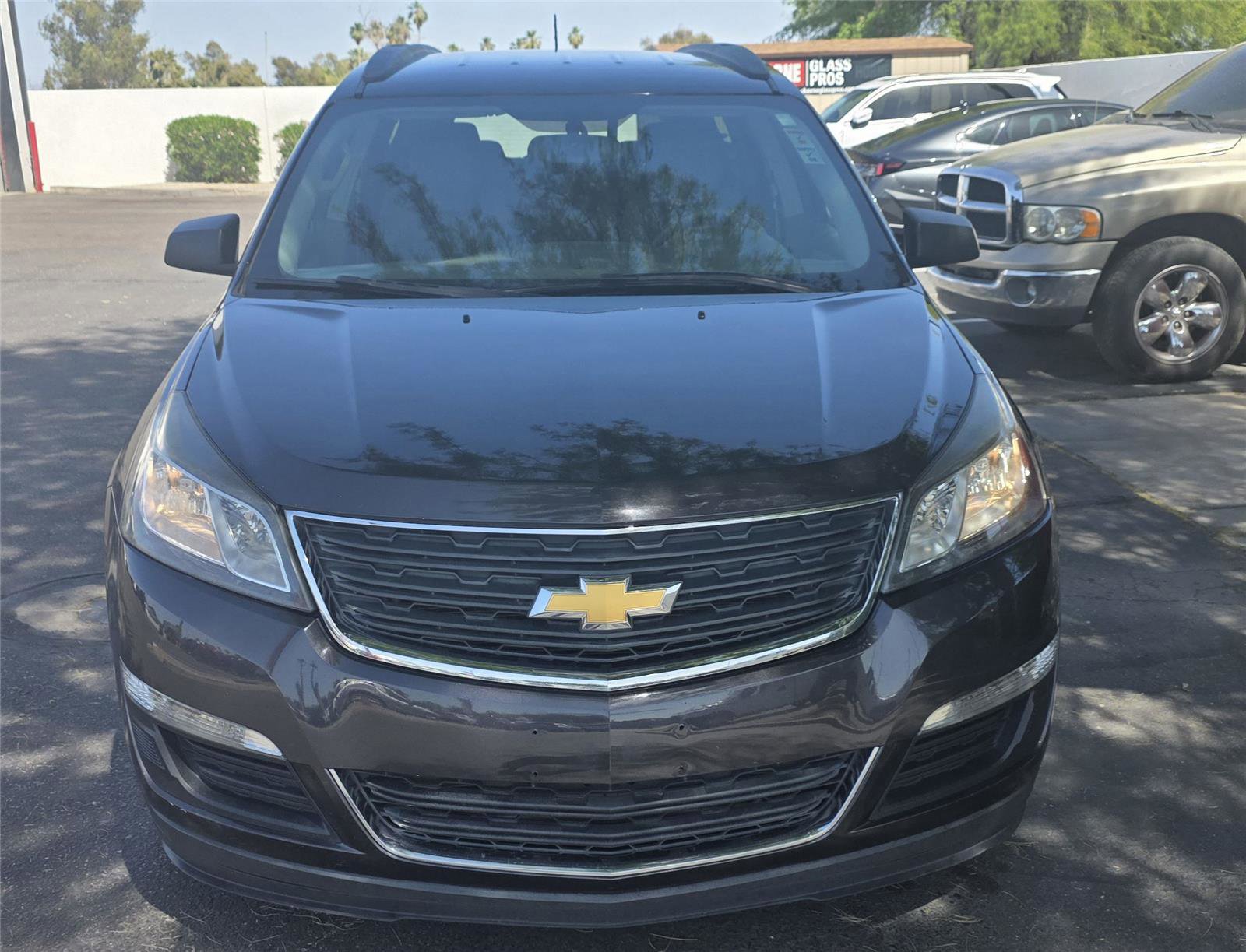 Used 2015 Chevrolet Traverse LS FWD image 2