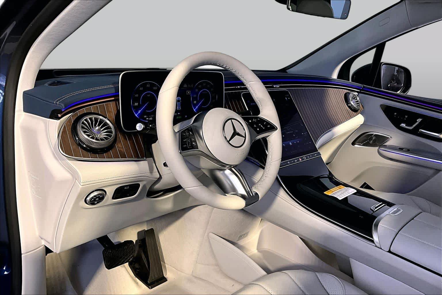 New 2026 Mercedes-Benz EQE 320 4MATIC SUV image 9