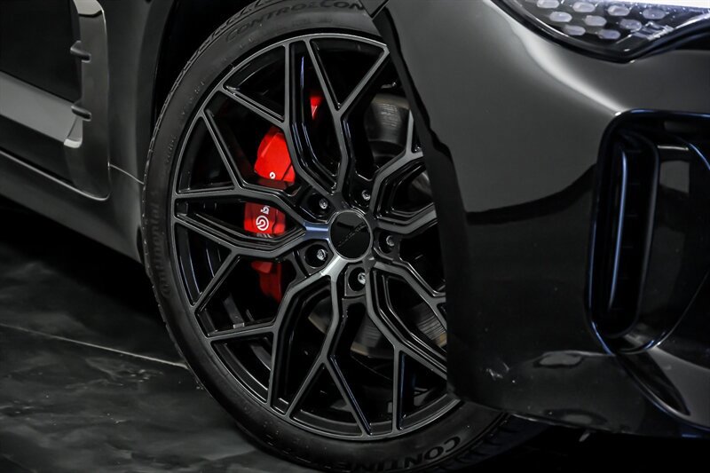 Used 2022 Kia Stinger GT2 AWD/4WD image 3