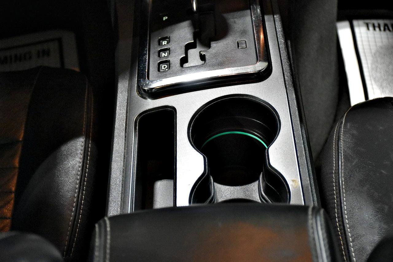 Used 2013 Dodge Challenger SXT image 21