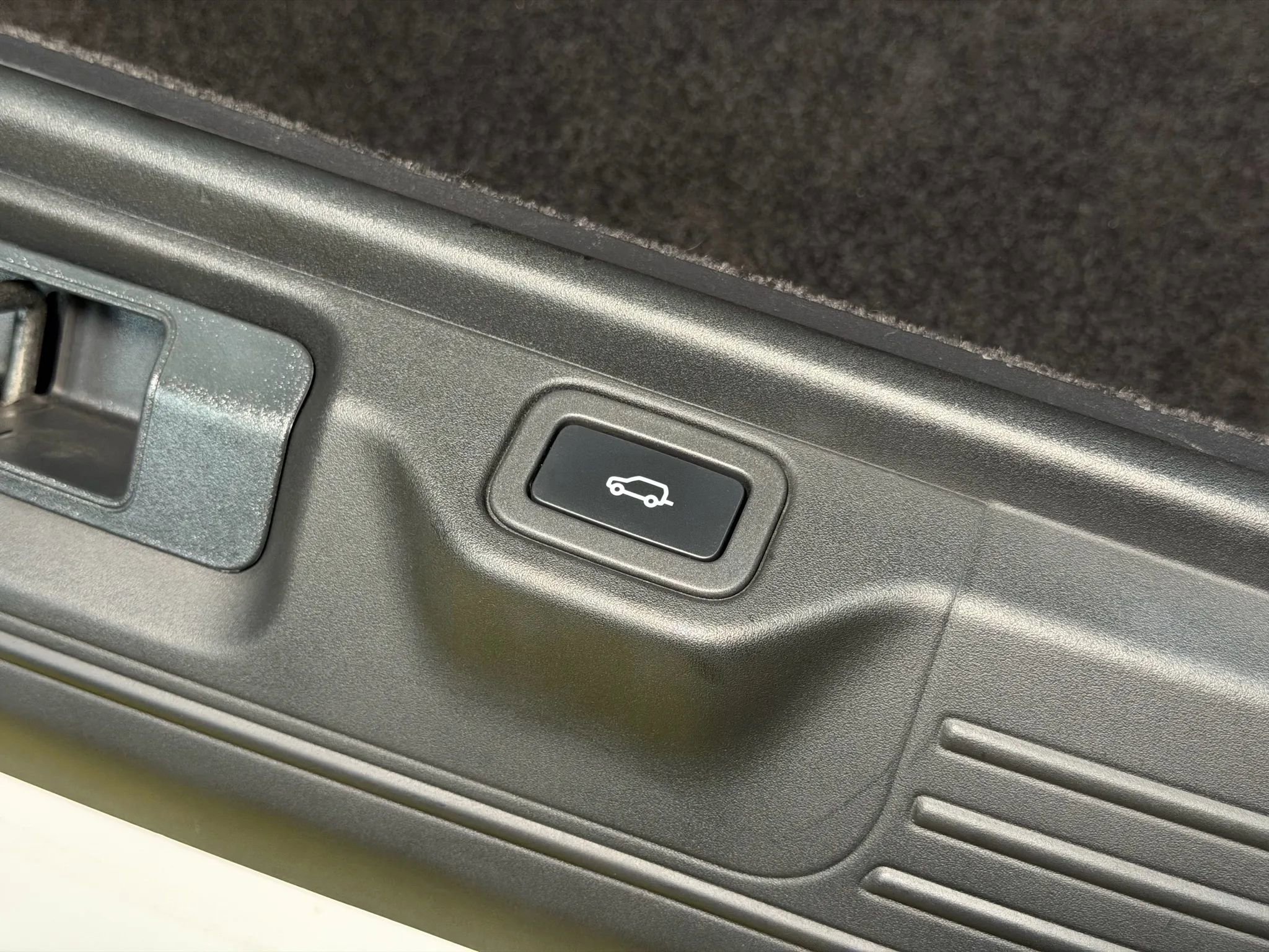 Used 2018 Land Rover Range Rover HSE AWD/4WD image 16