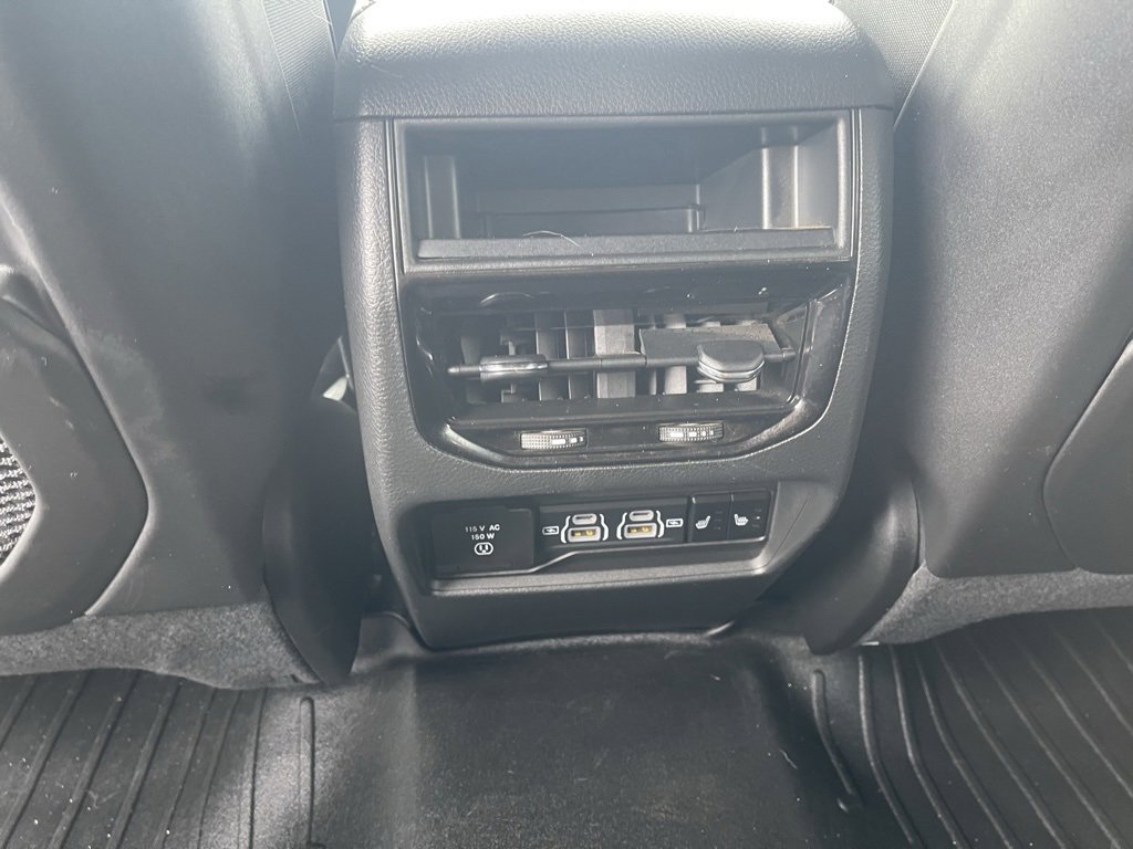 Used 2024 Jeep Grand Cherokee Limited w/ Luxury Tech Group II image 24