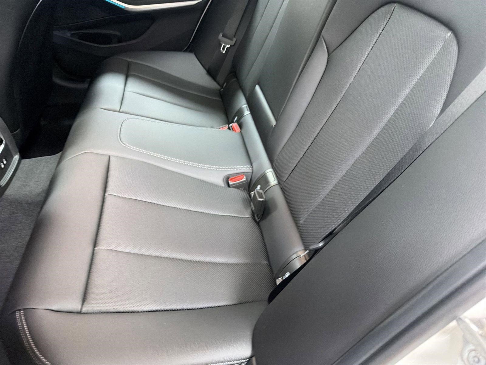 New 2026 BMW 330i xDrive Sedan w/ M Sport Package image 25