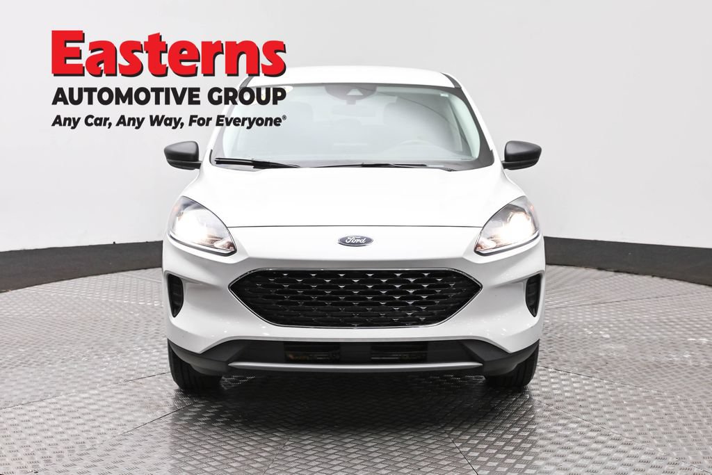 Used 2022 Ford Escape SE w/ Convenience Package AWD/4WD image 2