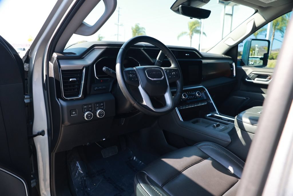 Used 2025 GMC Sierra 3500 Denali w/ Denali Reserve Package AWD/4WD image 19