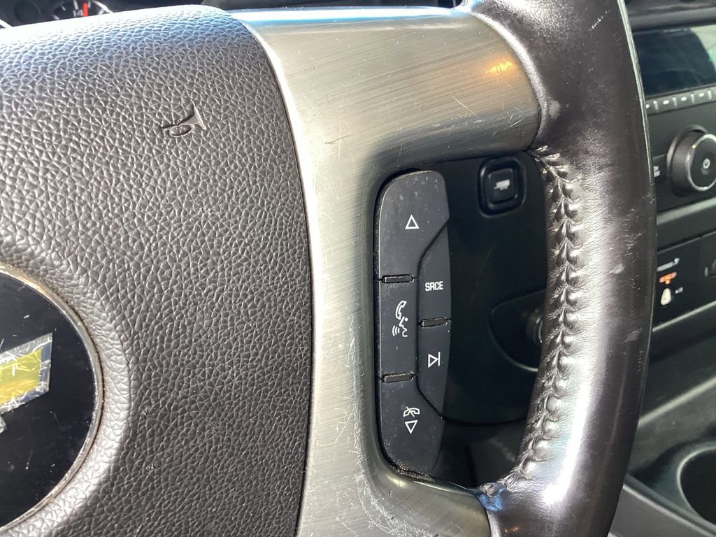 Used 2017 Chevrolet Express 2500 image 31