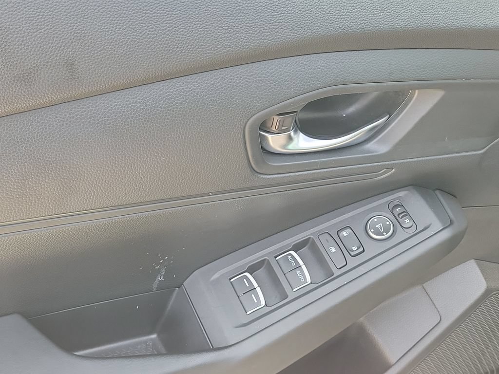Used 2023 Honda Accord LX image 21