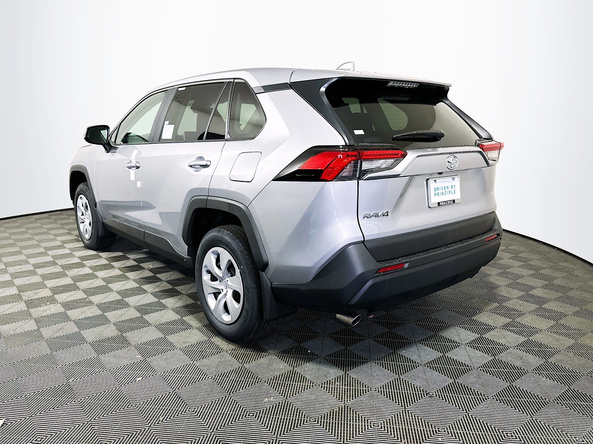 New 2025 Toyota RAV4 LE image 5