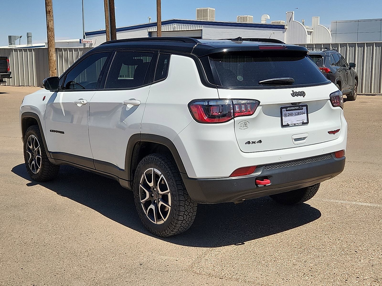 Used 2025 Jeep Compass Trailhawk AWD/4WD image 3