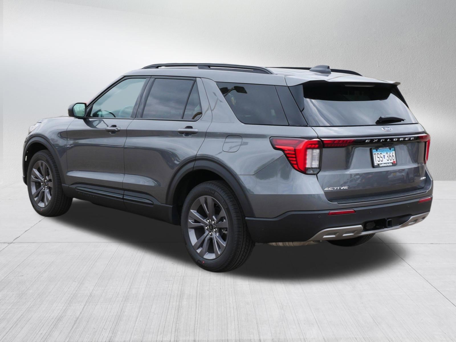 Used 2026 Ford Explorer Active w/ Active Comfort Package AWD/4WD image 5