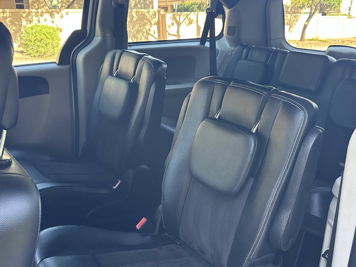 Used 2020 Dodge Grand Caravan SXT FWD image 21