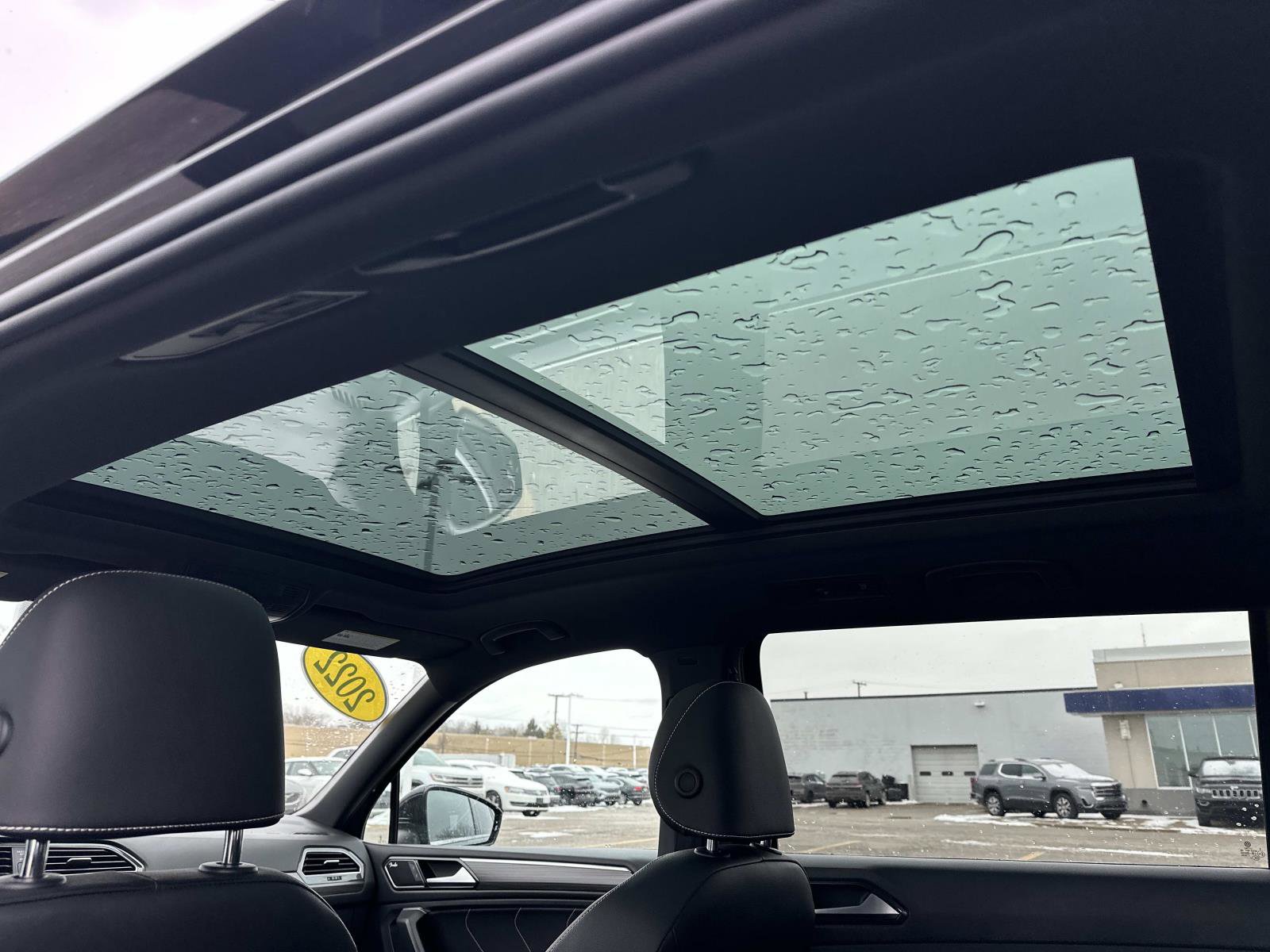 Used 2022 Volkswagen Tiguan SEL R-Line image 13