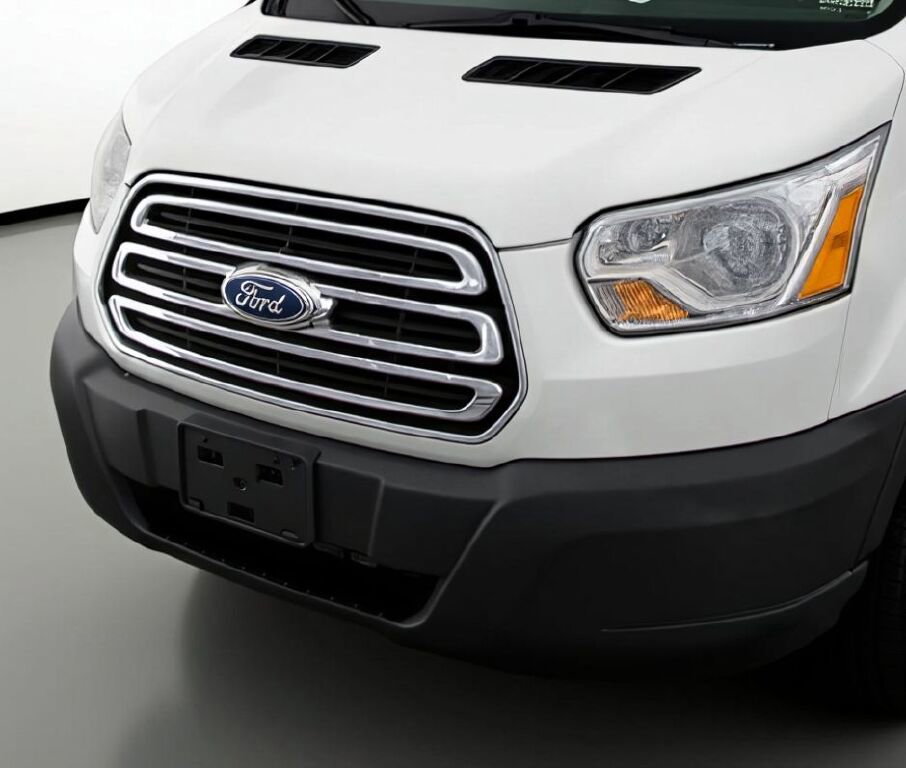 Used 2017 Ford Transit 350 XLT image 6