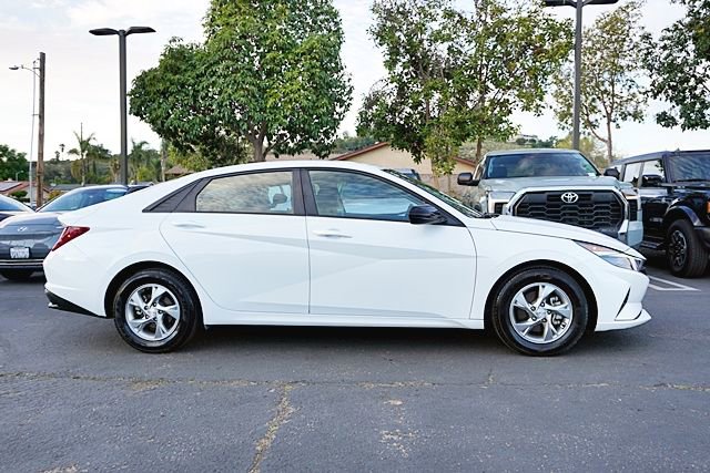 Used 2021 Hyundai Elantra SE w/ Cargo Package image 7