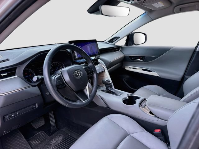Used 2024 Toyota Venza XLE AWD/4WD image 25