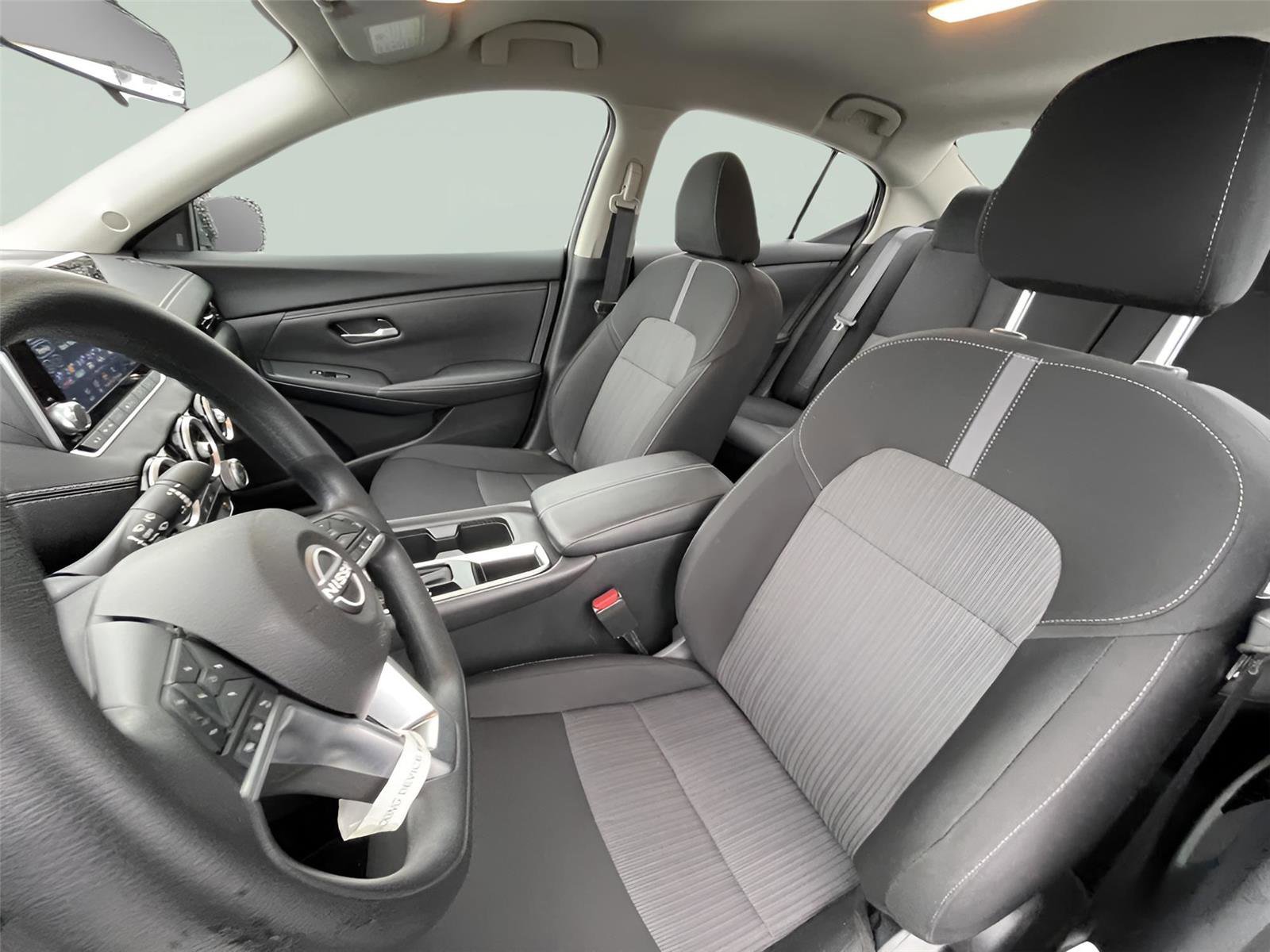 Used 2025 Nissan Sentra SV image 14