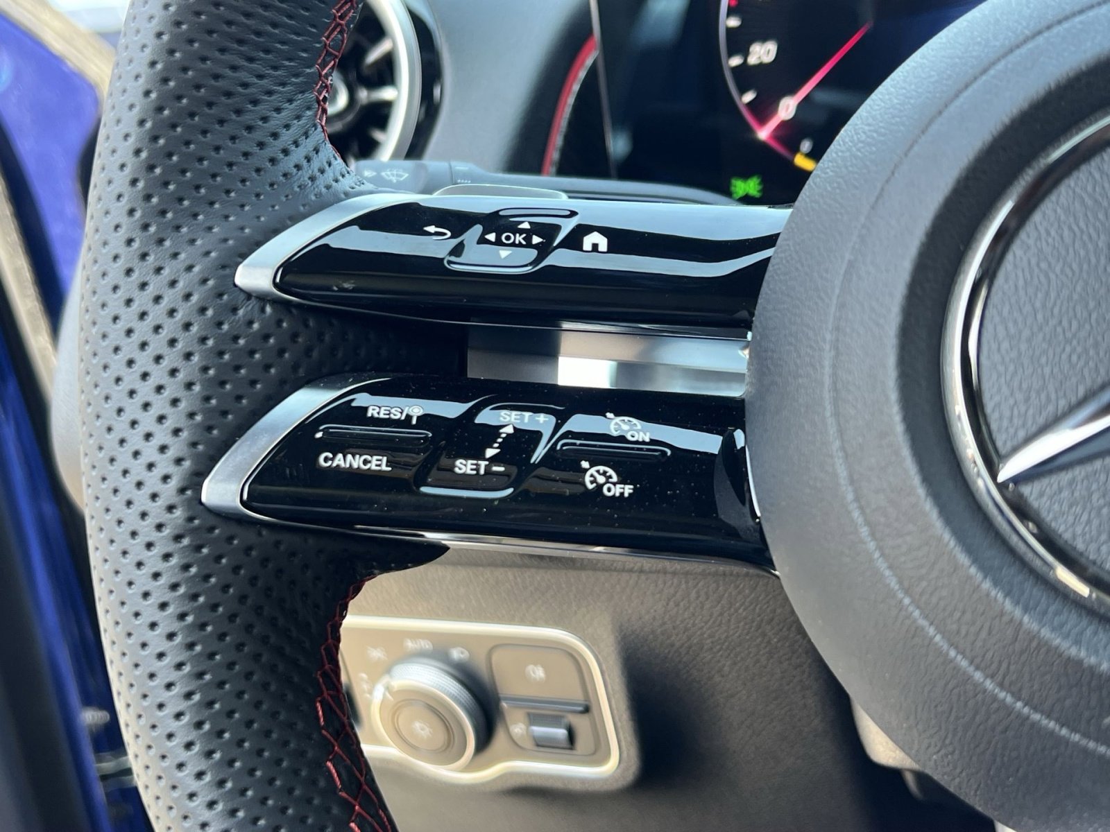 New 2026 Mercedes-Benz GLB 250 4MATIC image 29