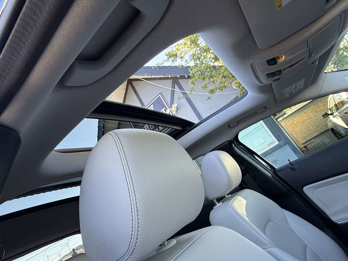 Used 2018 Mercedes-Benz GLA 250 4MATIC image 13