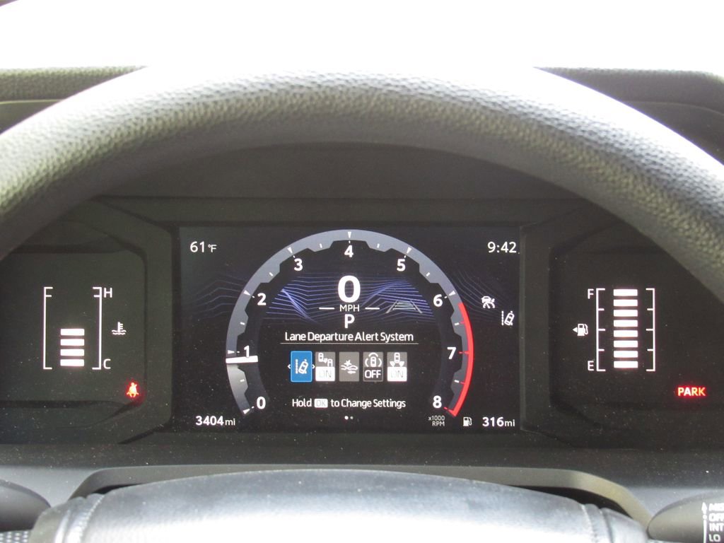 Certified 2025 Toyota Tacoma SR5 AWD/4WD image 24