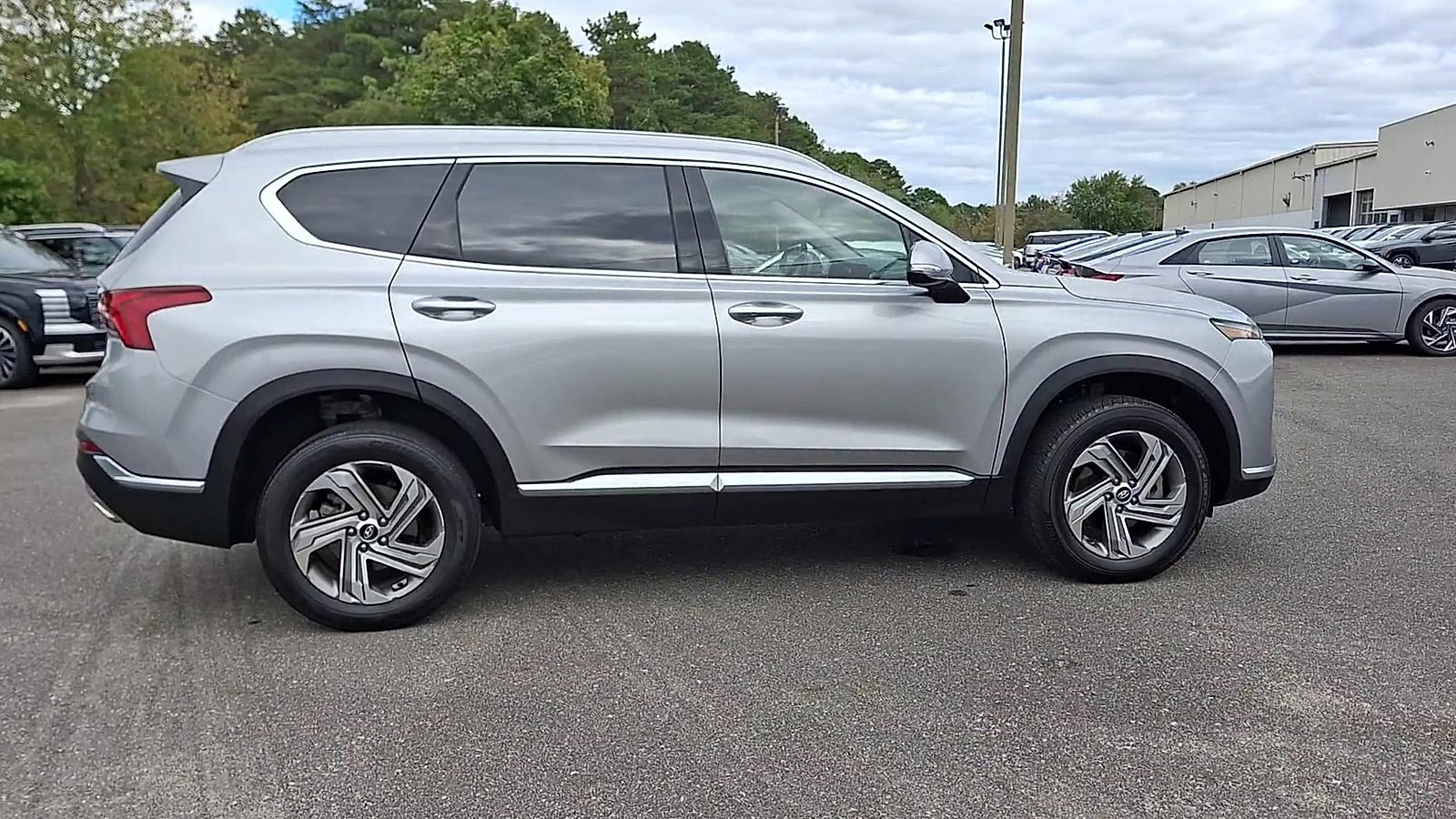 Certified 2022 Hyundai Santa Fe SEL w/ Convenience + Premium Package image 9