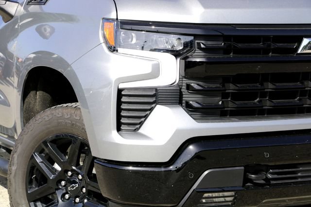 Used 2026 Chevrolet Silverado 1500 LT Trail Boss w/ LT Trail Boss Premium Package AWD/4WD image 3
