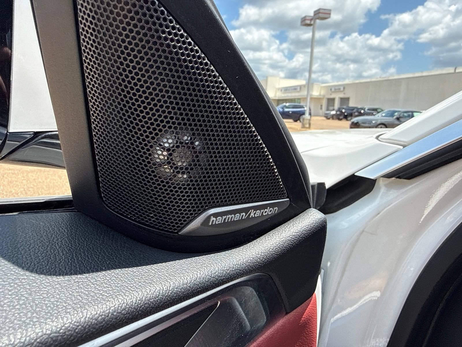 Used 2024 BMW 430i Coupe w/ Convenience Package RWD image 11