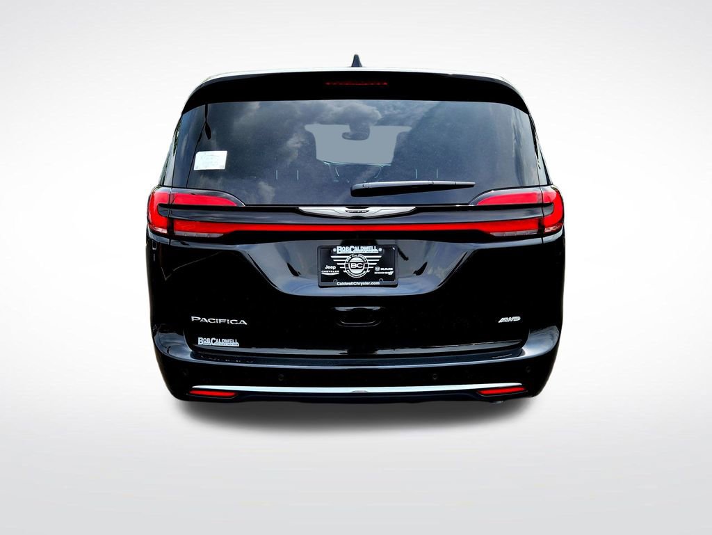 New 2025 Chrysler Pacifica Select w/ Uconnect Theater Family Group image 8