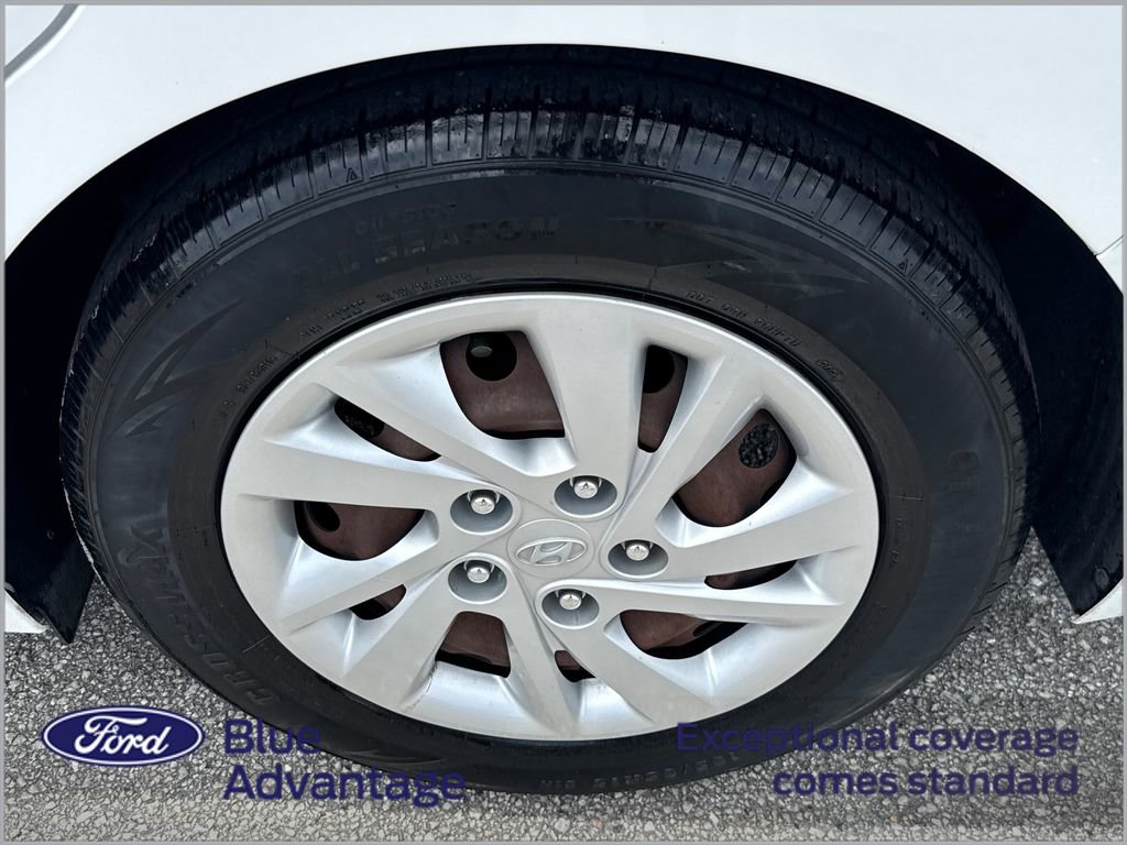 Used 2019 Hyundai Elantra SE FWD image 12