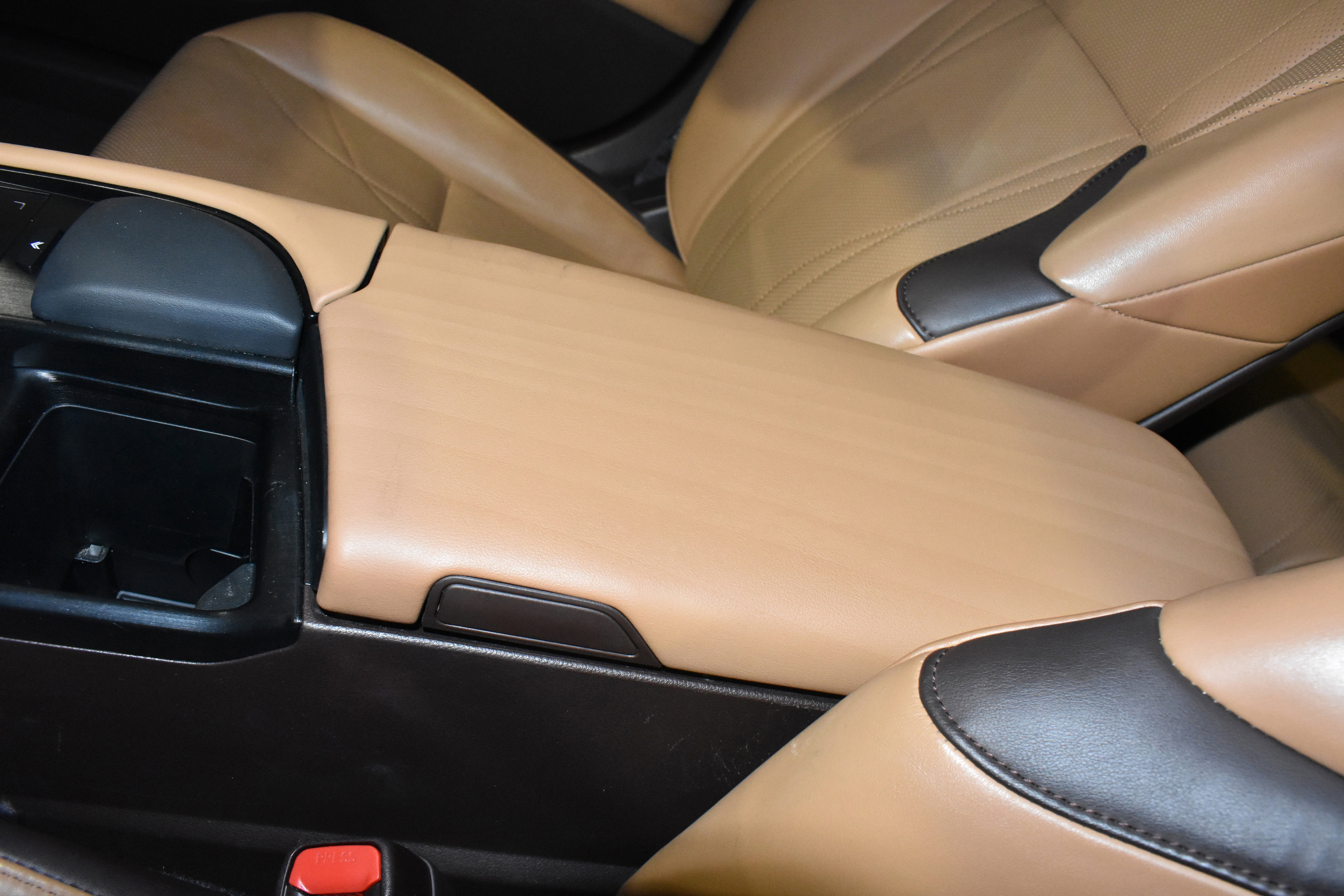Used 2019 Lexus ES 300h Ultra Luxury w/ Accessory Package FWD image 20