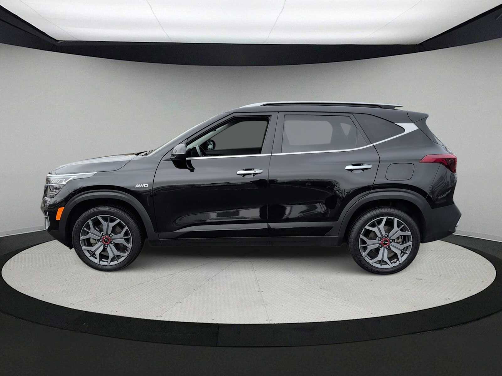 Used 2023 Kia Seltos SX w/ SX Sunroof Package image 5