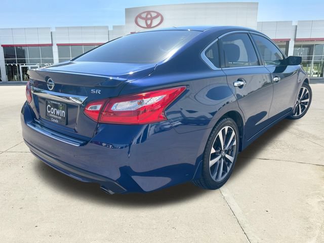 Used 2016 Nissan Altima 2.5 SR w/ LED Appearance Package FWD image 5