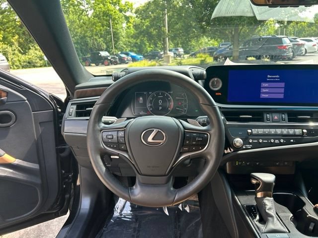 Certified 2023 Lexus ES 250 w/ Premium Package AWD/4WD image 18