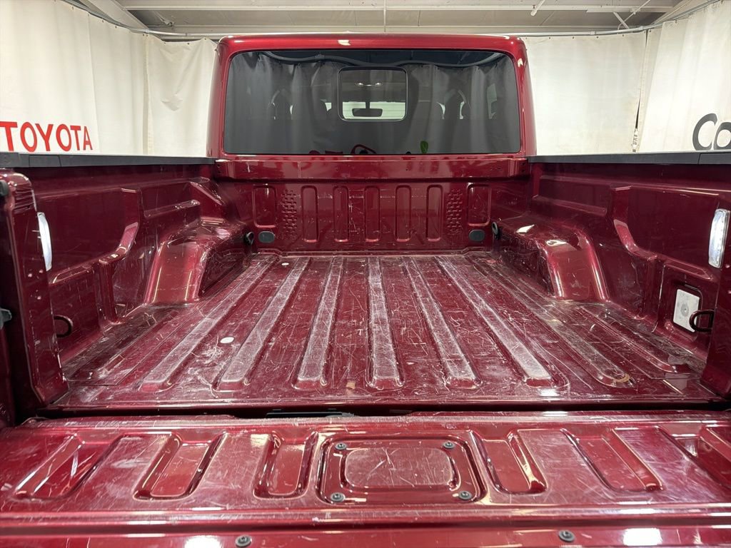 Used 2022 Jeep Gladiator Overland w/ Popular Equipment Package image 17