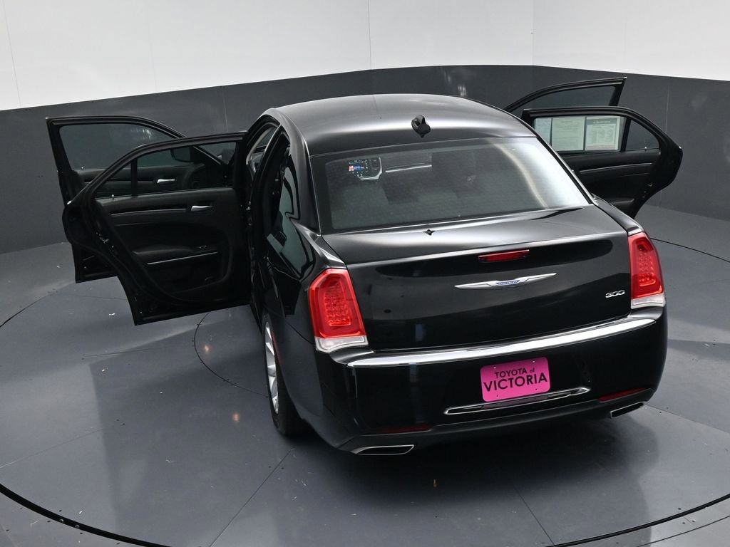 Used 2023 Chrysler 300 Touring image 21