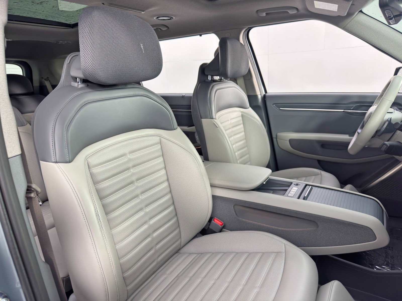 Used 2024 Kia EV9 Land image 42