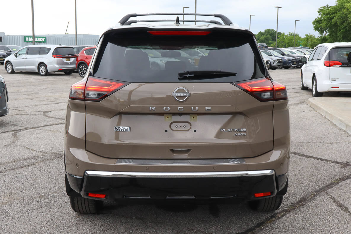 Used 2025 Nissan Rogue Platinum w/ Platinum Premium Package AWD/4WD image 5