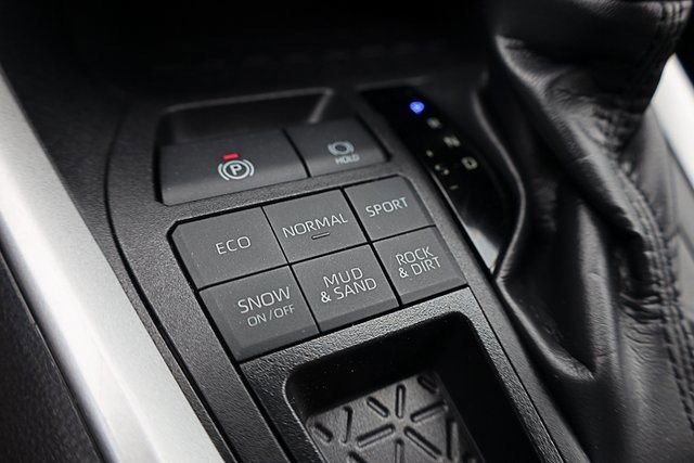 Used 2024 Toyota RAV4 LE image 15