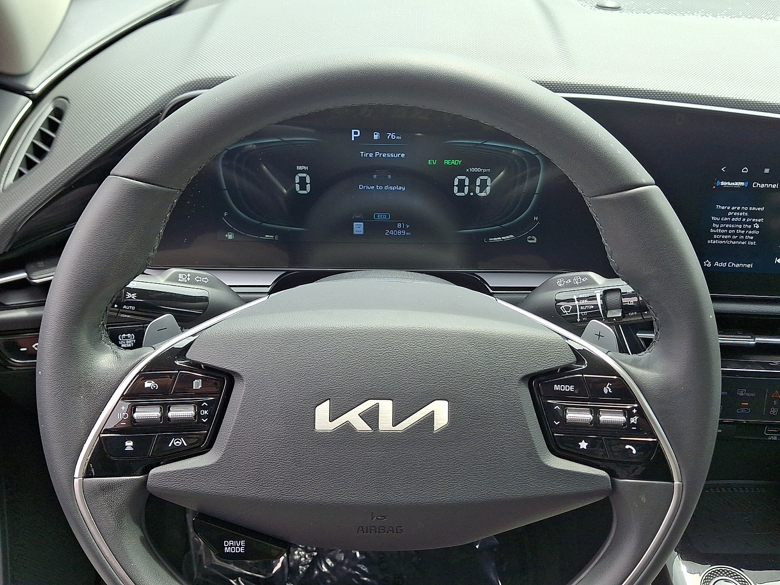 Certified 2024 Kia Niro EX FWD image 20