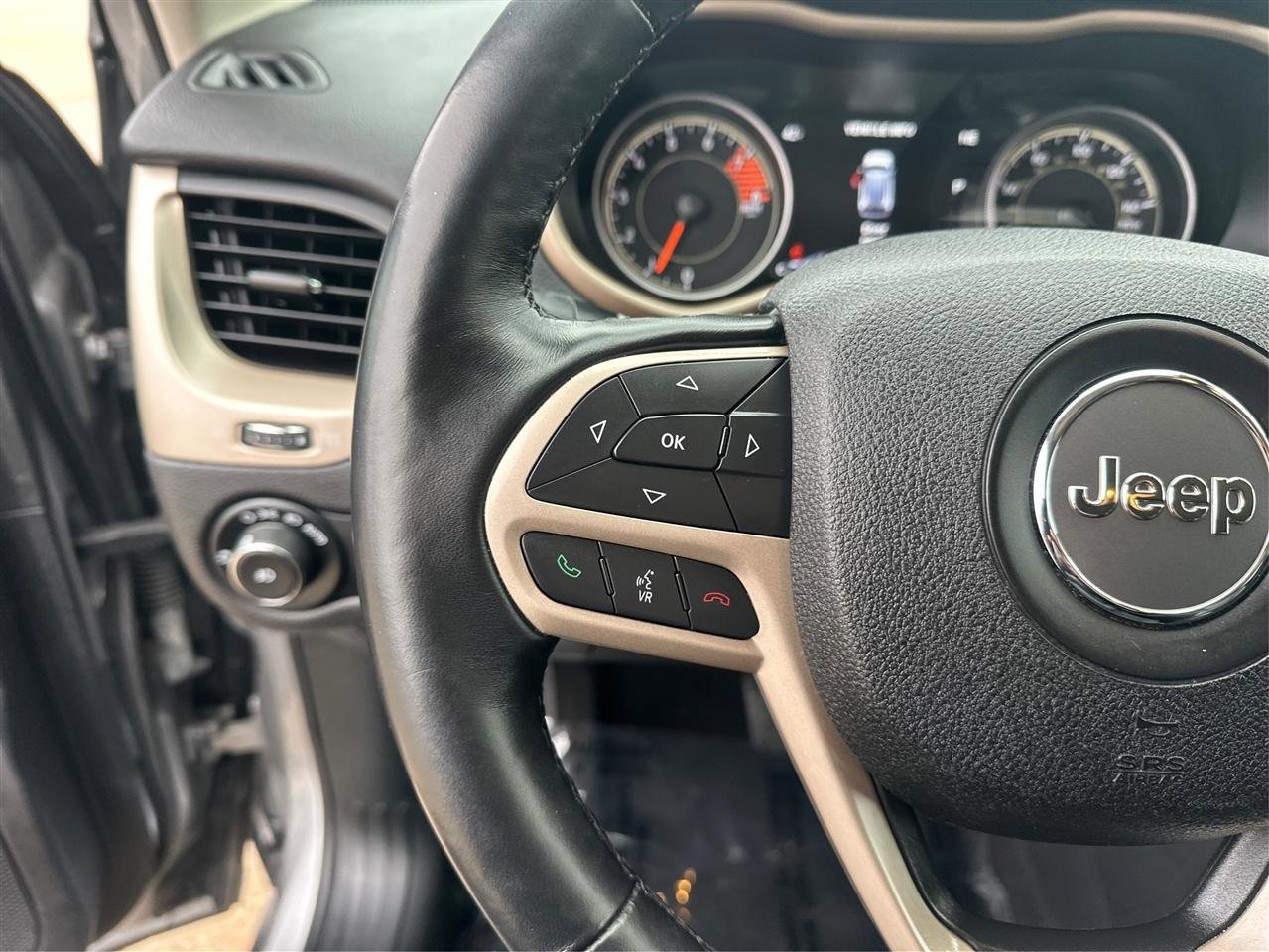 Used 2017 Jeep Cherokee High Altitude image 29