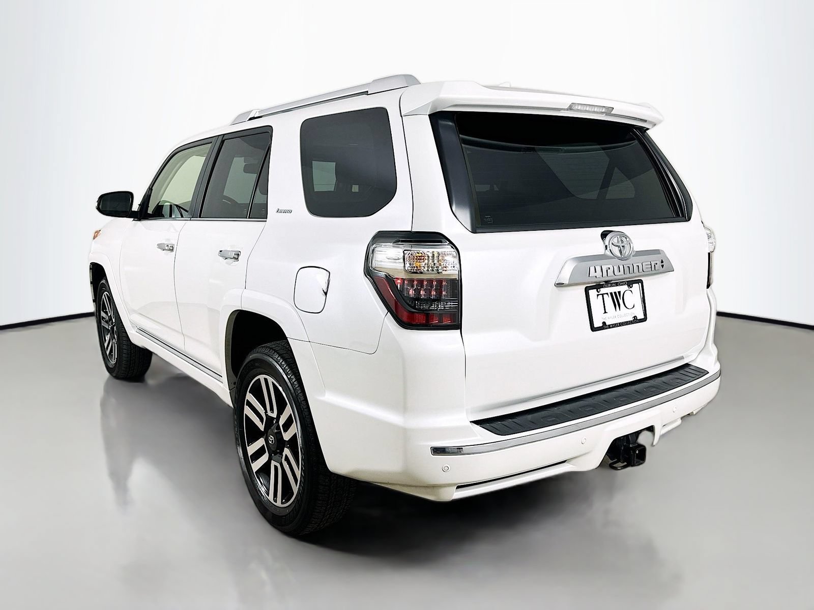 Used 2024 Toyota 4Runner Limited AWD/4WD image 7