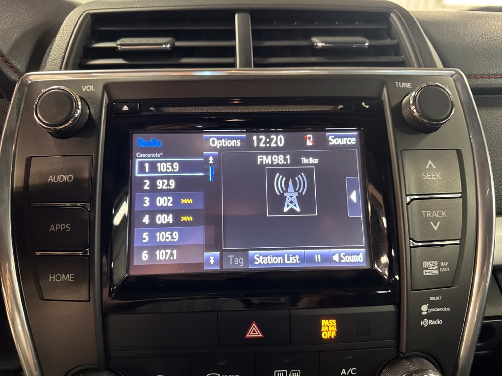 Used 2015 Toyota Camry SE FWD image 23