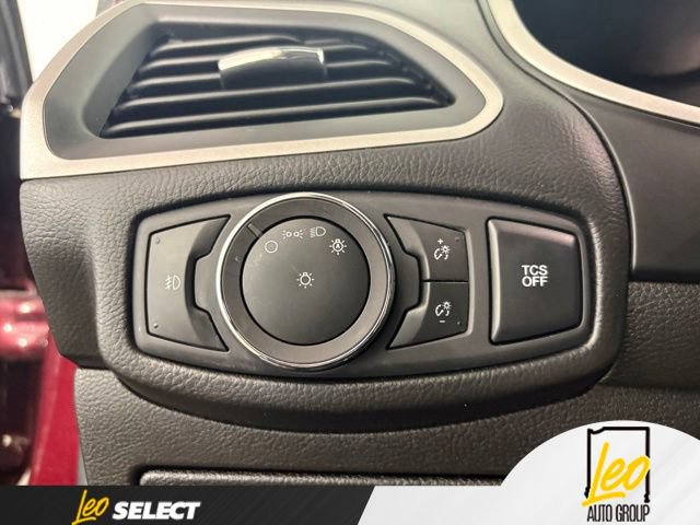 Used 2020 Ford Edge SEL w/ Cold Weather Package AWD/4WD image 15